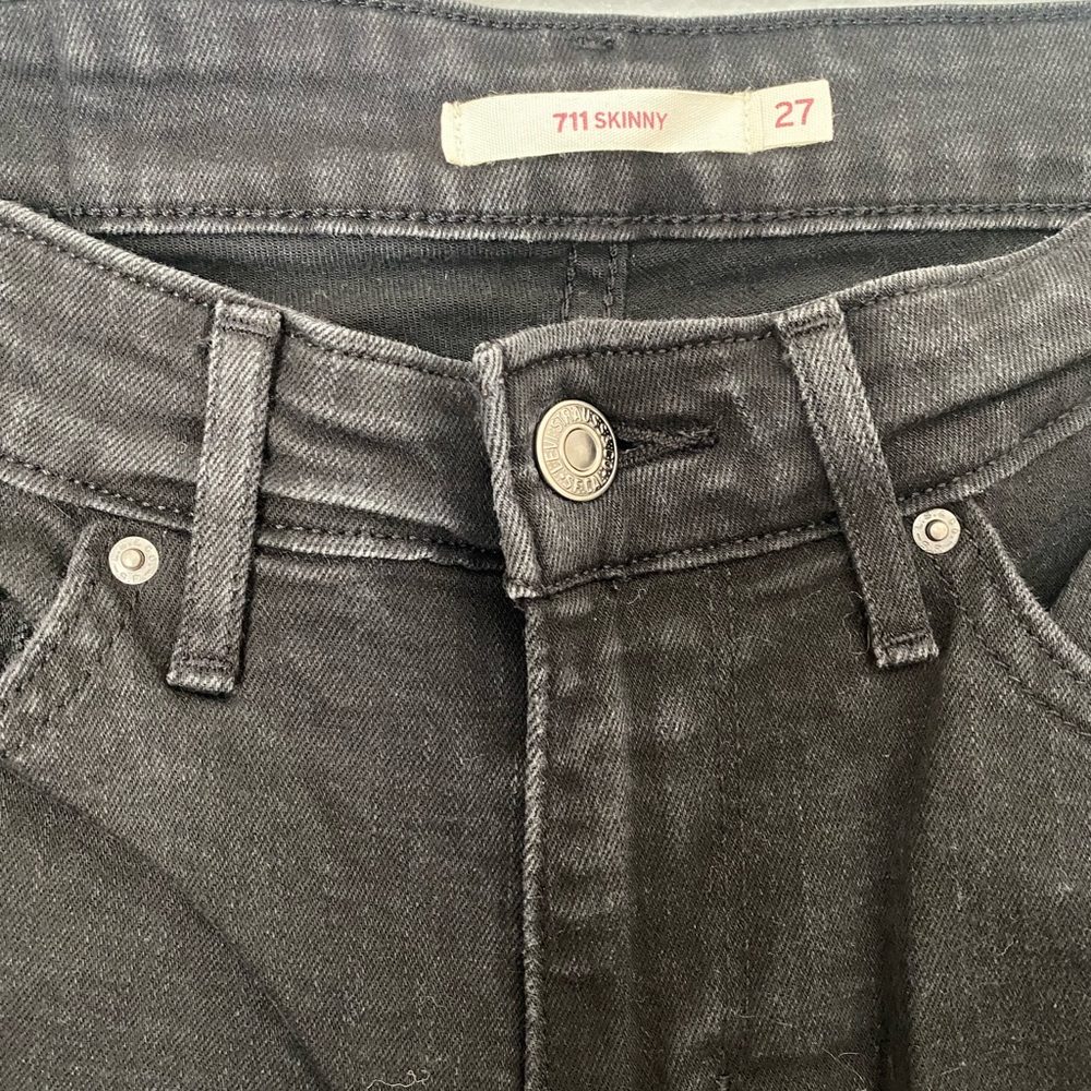 711 Levi jeans